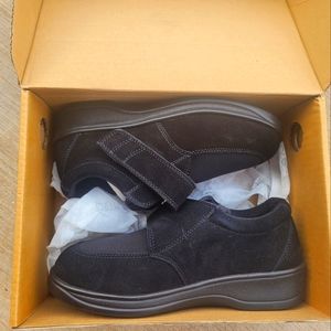 Orthofeet shoes 6.5